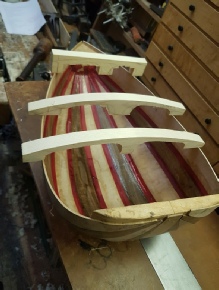 Bruggetjes maken voor binnenkant Franse draailier.